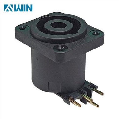 Hangszórópanel csatlakoztatása Speakon connector