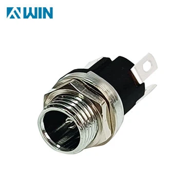 Panelre szerelhető DC aljzatok